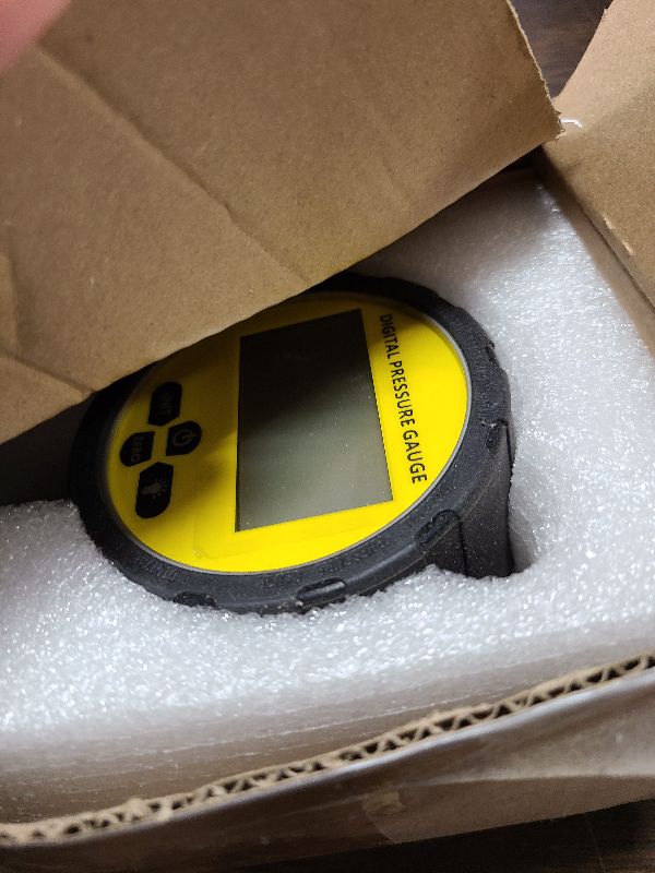 Photo 1 of 10000PSI Digital Hydraulic Pressure Gauge Pressure Manometer Pressure Sensor with 1/4-Inch NPT Connector Base Entry 700BAR/70Mpa 3.15" Dial Size (Black Silicone Protective Boot)