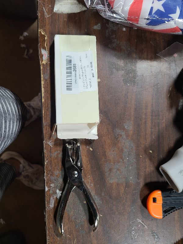 Photo 1 of 1 Pcs Circle Shaped Hole Handheld Paper Punches, 1/8 Inch Small Single Hole Punch, Mini Metal Hole-Punches for DIY Craft Paper, Tags, Ticket, Greeting Cards for Home, Office, 8 Sheet Punch Capacity