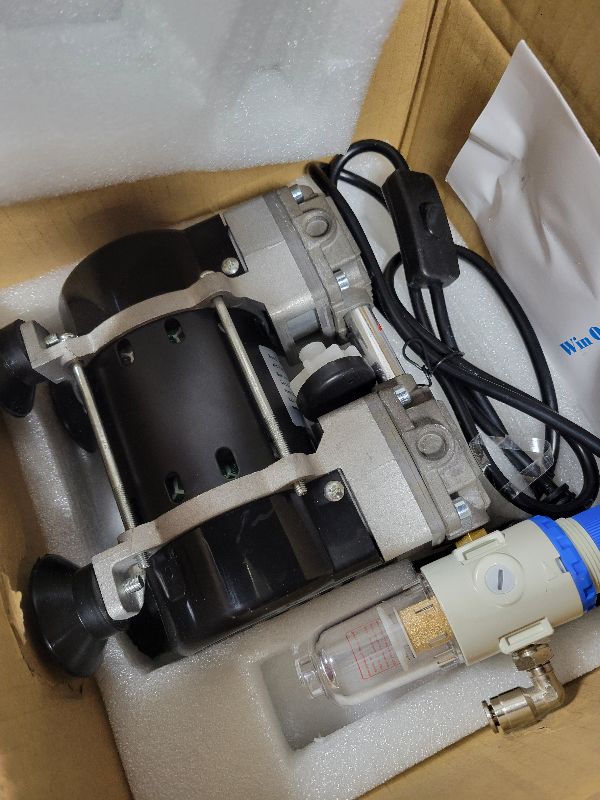 Photo 1 of 2- Stage 50L/m Oil Free Lab Vacuum Pump Oilless Medical Mute Pump HZW-165 (110V)
