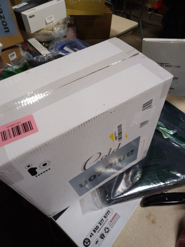 Photo 1 of 160pcs White Gold Plastic Plates,Gold Plastic Dinnerware Set Christmas Plastic Plates Includes:20 Dinner Plates,20 Dessert Plates,40 Forks,20 Spoons,20 Knives,20 Plastic Cups 10oz, 20 Paper Napkins