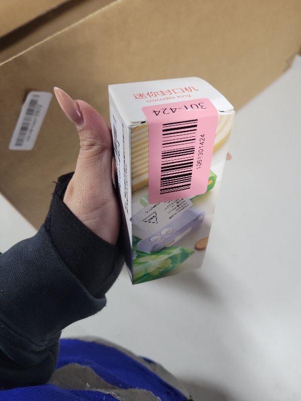 Photo 1 of 2 in 1 Mini Bag Sealer with Cutter and Magnet,2025 New Handheld Rechargeable Bag Sealer, Small Package Sealer for Snack Plastic Bags Chip Food Storage Travel (green)