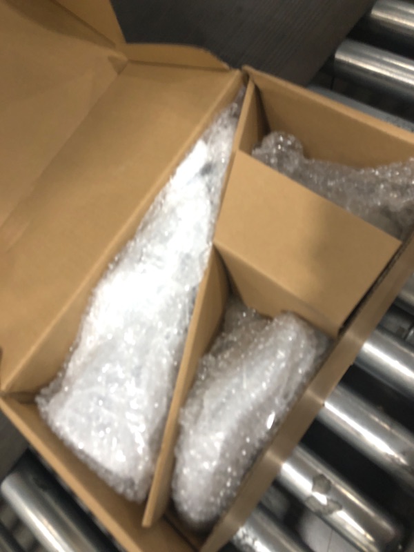 Photo 1 of ************FOR PARTS ONLY- MISSING PARTS**************
Moen 220C3 Verso Eight-Function 7-Inch Round Shower Spray Head with Handshower, 72-Inch Hose, Chrome