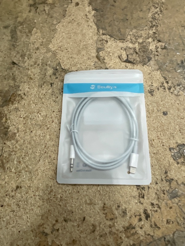 Photo 1 of (Apple MFi Certified) iPhone AUX Cord,Lightning to 1/8 Inch Audio Cable,3.3ft, Headphone Jack Adapter Male Aux Stereo Audio Cable Compatible for iPhone 14/13/12/11/XR/X/8/7 (White)