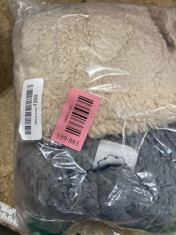 Photo 1 of 1 Pack 3 Calming Blankets Fluffy Premium Fleece Pet Blanket Soft Sherpa Throw for Dog Puppy Cat Beige/Black/Grey Medium (30" x20'')