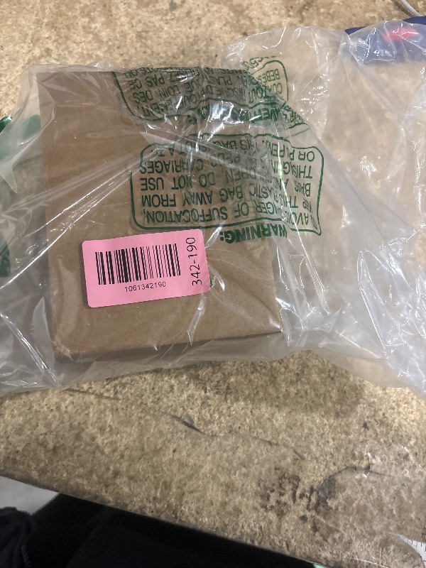 Photo 1 of 10 Easy-to-Use Snap in Photo Keychains Round, Clear Acrylic 7.9cm x 4.5cm for Gifts