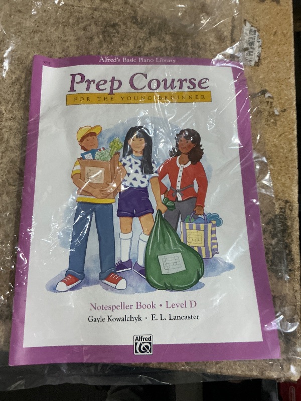 Photo 1 of Alfred's Basic Piano Prep Course Notespeller, Bk D: For the Young Beginner (Alfred's Basic Piano Library, Bk D)