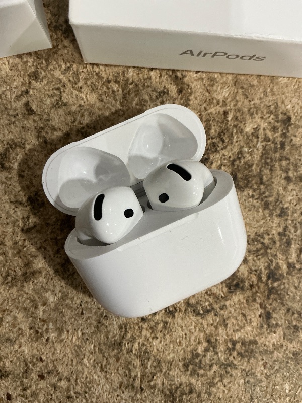 Photo 1 of ** FOR PARTS ONLY **
Apple AirPods 4 Wireless Earbuds, Bluetooth Headphones, Personalized Spatial Audio, Sweat and Water Resistant, USB-C Charging Case, H2 Chip, Up to 30 Hours of Battery Life, Effortless Setup for iPhone