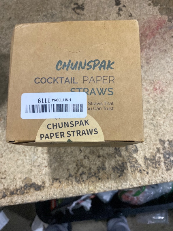 Photo 1 of [500 Counts] Chunspak 5.75 inch Eco-friendly Disposable Short Paper Drinking Straws Bulk for Cocktail, Mixed Drinks - Black White Striped