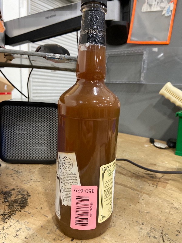 View 2 of 18.21 Man Made Original Spiced Vanilla 3-in-1 Body Wash, Shampoo, & Conditioner for Men, All Hair & Skin Types, Strengthens and Moisturizes in a Manly Aroma, 32oz