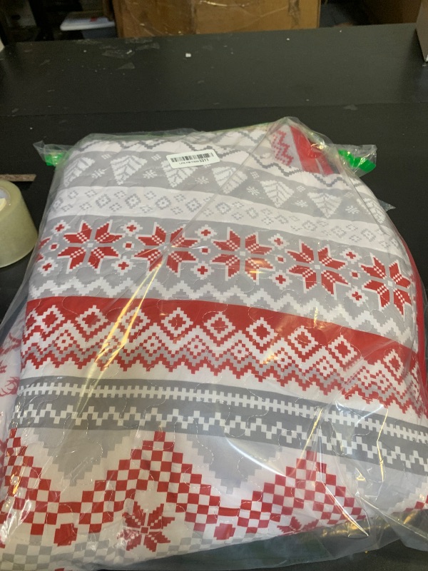 Photo 1 of Menghomeus Christmas Quilt Set King Reversible Bedspread Coverlet Red Stripe Quilt Set Xmas Elk Holiday Bedding Set, 3 Pieces 1 Quilt 2 Pillow Shams