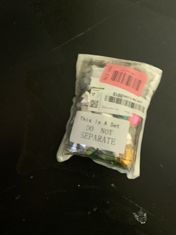 Photo 1 of 100 Pieces Toy Gems Pirate Treasure Jewels Fake Acrylic Gems Multicolor Bling Diamonds Plastic Gemstones with a Drawstring Bag for Party Table Decorations Sensory Bin Filler Pirate Party Favors