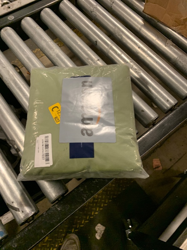 Photo 1 of Queen Size 4 Piece Sheet Set - Comfy Breathable & Cooling Bed Sheets Set - Hotel Luxury Bedding for Women, Men, Kids, Teens, Boys & Girls - Deep Pockets, Soft and Wrinkle Free - Oeko-Tex - Sage Green