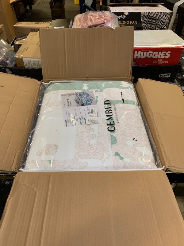 Photo 1 of GEMBED Modern Area Rug - Geometric Rug for Bedroom Living Room, Machine Washable Rug Soft Non Slip Non Shedding, Checkered Rugs for Teen Dorm Home Decor Aesthetic, Nursery, Playroom, Green, 9'x12'