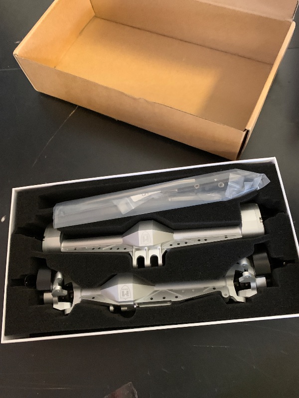 Photo 1 of MEUS RACING Capra 1.9 Portal Axles Kit with Isokinetic 3-Section CVDs and Ackerman Steering Structure for Axial Capra 1.9 4X4 and DIY SCX10 SCX10 II Upgrades Parts (Standard-Silver)