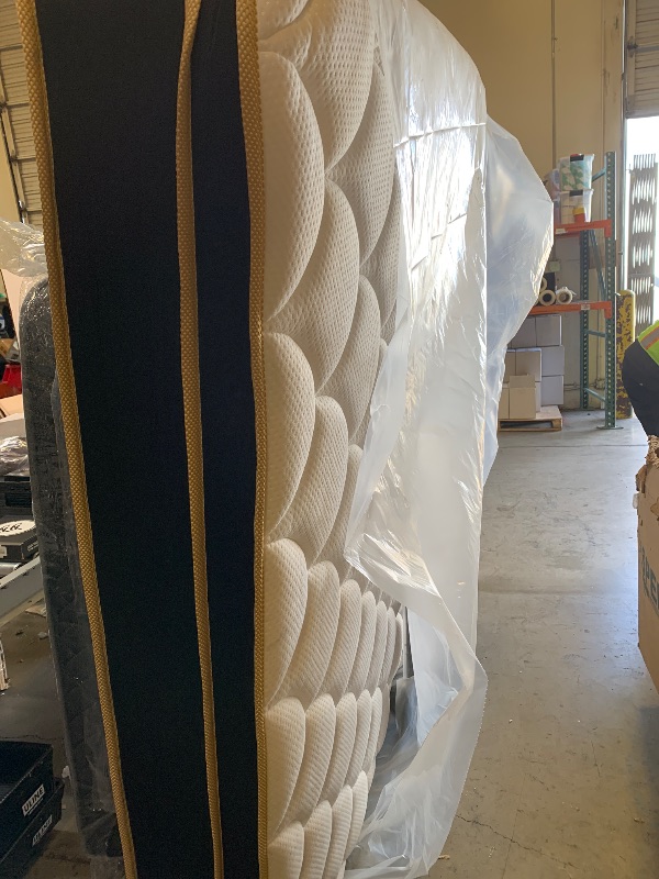 Photo 1 of King Mattress 14 Inch, Cooling Hybrid King Mattress in a Box, Individual Pocket Springs-Motion Isolation, Extra Hip/Shoulder/Lumbar Support, Fiberglass-Free,Ergonomic Zones,365-Night Trial,CertiPUR-US