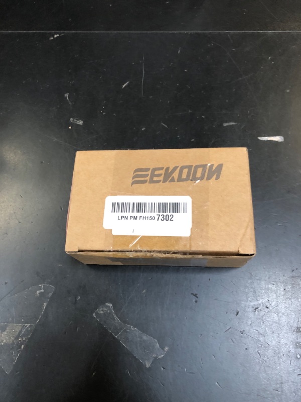 Photo 1 of 1 Pcs 2 in 1 Light Socket to Plug Adapter, Convert E26/E27 Bulb Socket to 2 Pieces 3 Prong Outlet with Extension Cord, Flexible Light Bulb Socket Converter Suitable for Porch Patio Garage Use (White)