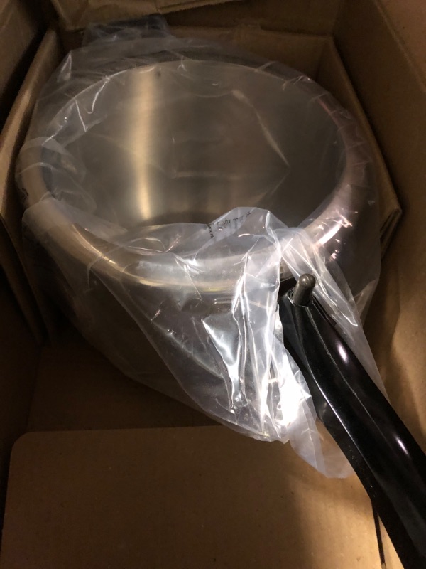 Photo 1 of Hawkins B25 Pressure cooker, 2 Litre, Silver