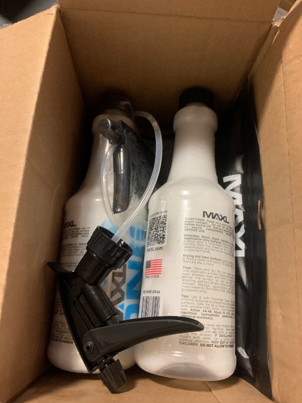 Photo 1 of MAXLONE ™ Car Spray with Triphene® Technology, Quick Spray & Wipe All Purpose Waterless Detailer - Clean, Shine, Protect Paint, Glass, Wheels, Trim Without Pre-Washing (2, 20oz w 4 Micro Fiber Cloth)