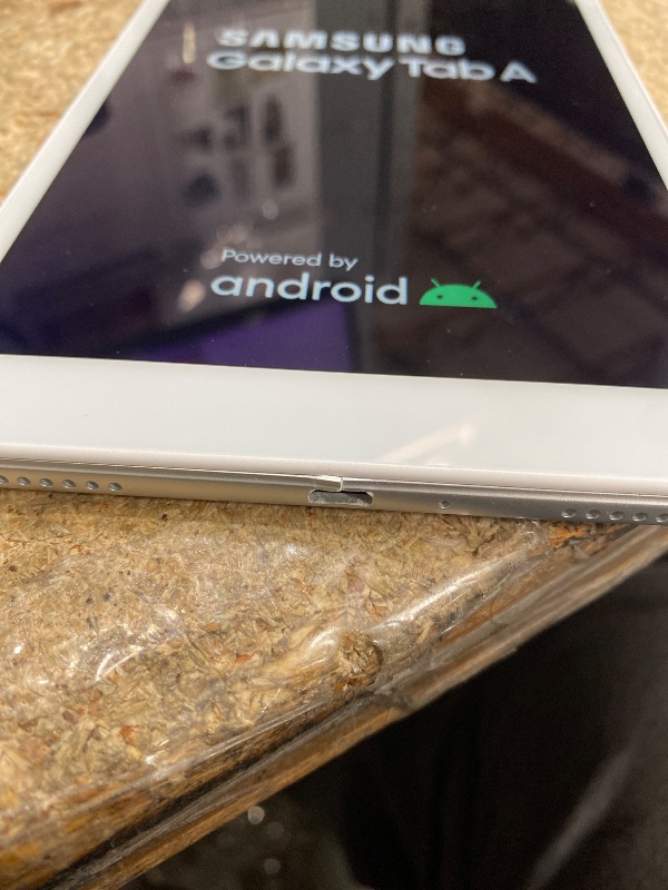 Photo 1 of **ISSUES STAYING PAIRED TO OTHER DEVICES** SAMSUNG SM-T290NZSAXAR, Galaxy Tab A 8.0" 32 GB Wifi Tablet Silver 2019