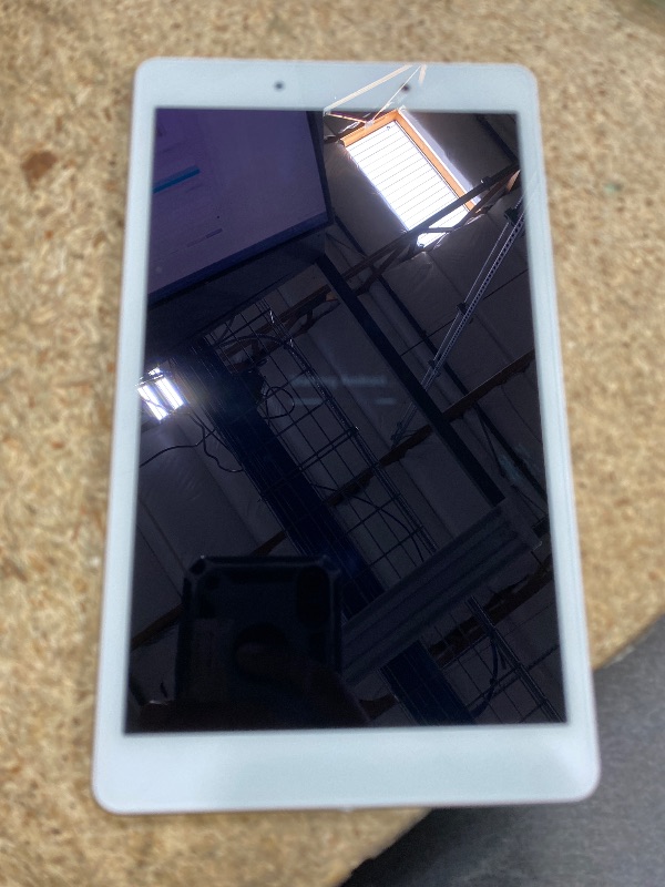 Photo 1 of **ISSUES STAYING PAIRED TO OTHER DEVICES** SAMSUNG SM-T290NZSAXAR, Galaxy Tab A 8.0" 32 GB Wifi Tablet Silver 2019