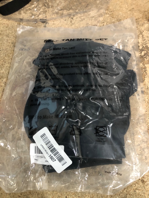 Photo 1 of **PARTIAL SET/ DIRTY / MISSING BLENDING BRUSH*** 3 in 1 Self Tanning Mitts Self Tanner Mitt Applicator Kit - Tanning Glove for Self Tan Mitt, Tanning Brush for Self Tan Back Tanning Applicator Kabuki Body Brush Self Tanner Back