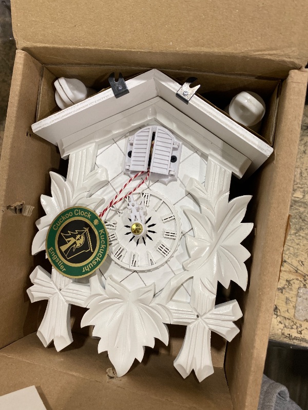 Photo 1 of **NON-FUNCTIONAL** Engstler Quartz Cuckoo Clock 5-leaves, bird EN 522/23 Q