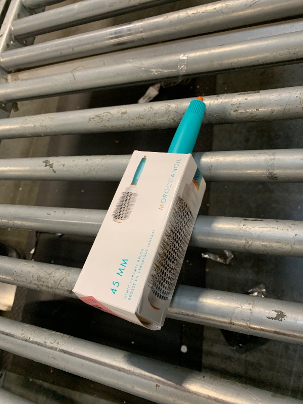 Photo 1 of ***SIMILAR ITEM***
Moroccanoil Ceramic 45 mm Round Brush