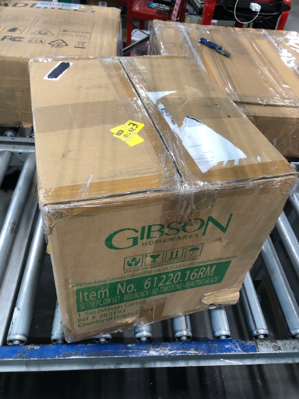 Photo 1 of Gibson Elite Soho Lounge Square 16-Piece Dinnerware Set, Service for 4, Reactive Glaze Stoneware Plates and Bowls, Modern Dishes, Microwave & Dishwasher Safe – Red and Black