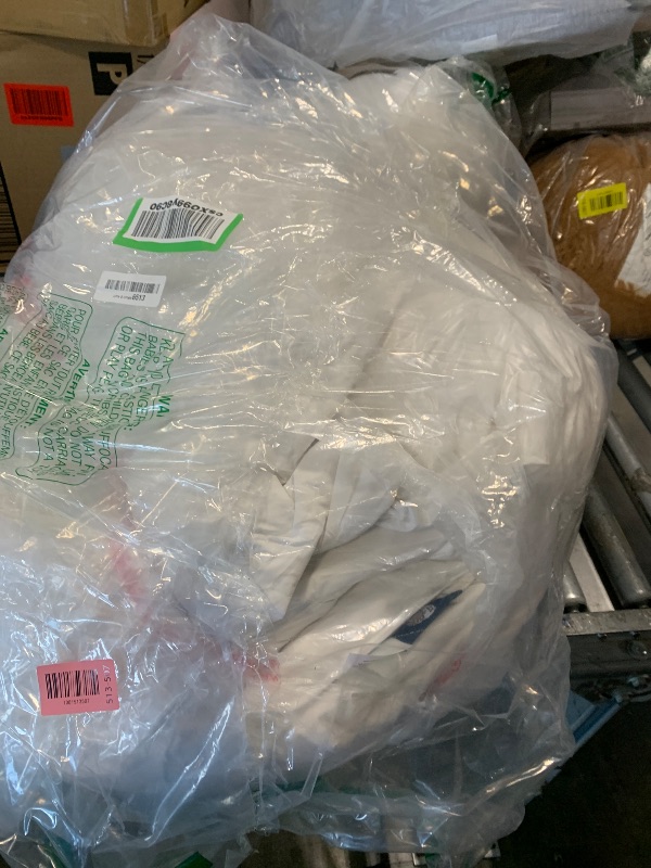 Photo 1 of ** USED** Serta Goose Feather Down Fiber Cotton Comforter King Size - 100% Cotton Duvet Insert - Hotel Luxury Hypoallergenic Bedding Comforter All Season Medium Warmth 106 x 90 Inch White