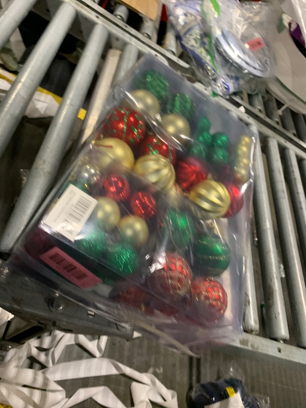 Photo 1 of 100Pcs Christmas Ball Ornaments Set, Assorted Shatterproof Christmas Ornament, Christmas Tree Theme Hanging Decoration for Xmas Tree/Holiday/Party/Home Decor (Gold & Red & Green)