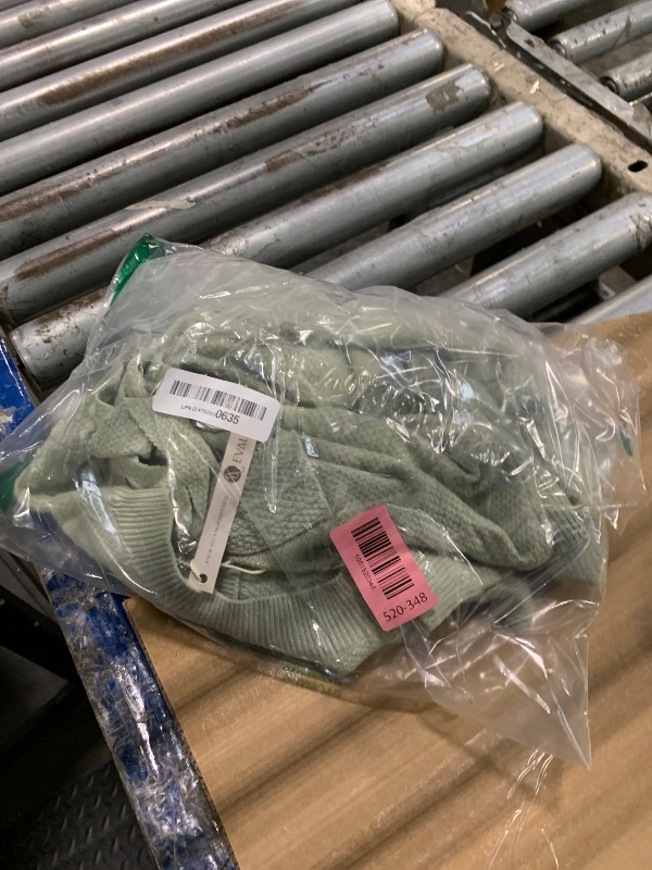 Photo 1 of ***Has Holes*** EVALESS Fall Sweaters for Women Long Sleeve Fashion Outfits 2025 Back Bow Knot Sweaters Round Neck Solid Trendy Cute Clothing Knit Pullover Sweater Tops Green Medium