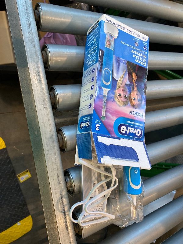 Photo 1 of ***MISSING BRUSH,*** Oral-B Kids Electric Toothbrush Featuring Disney's Frozen for Kids 3+