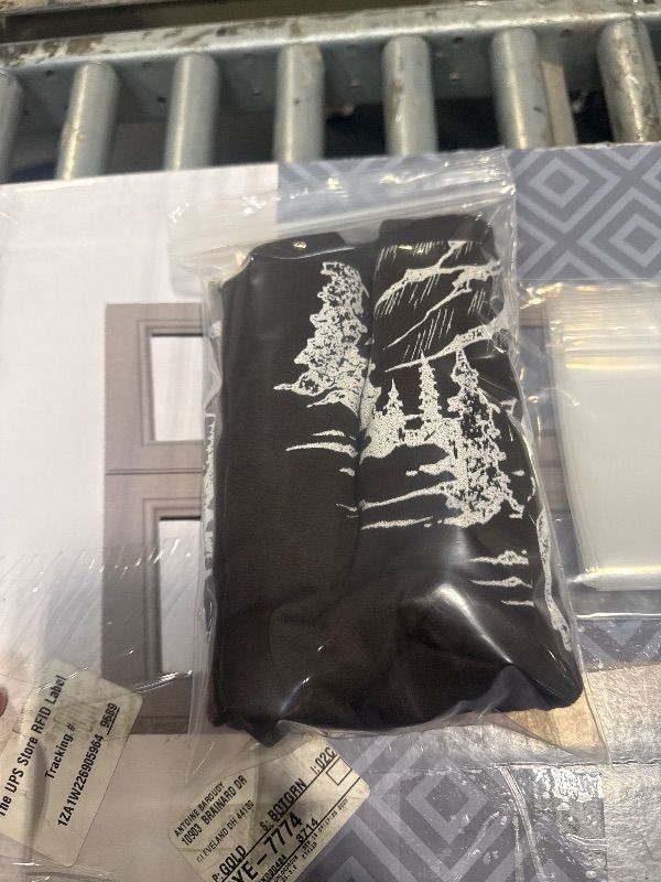 Photo 1 of ***SIMILAR*** Outdoor Forest Animal Wildlife Mountains Nature Trees Deer T-Shirt L, Brown