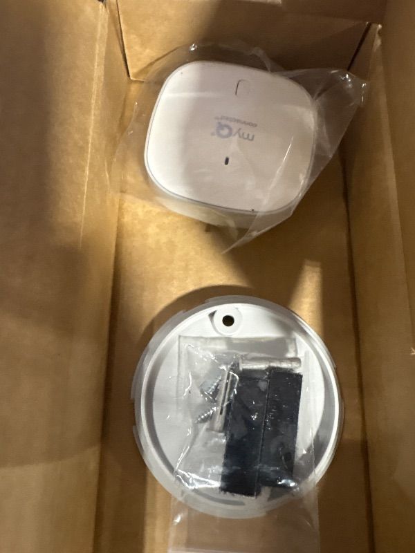 Photo 1 of **MISSING PARTS**
CHAMBERLAIN Smart Garage Control - Wireless Garage Hub and Sensor with Wifi & Bluetooth - Smartphone Controlled, myQ-G0401-ES, White