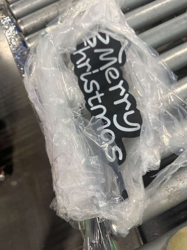 Photo 1 of *****SIMILAR***Garland Hanger for Front Door , Adjustable Fits 18"- 82" Door Widths , Heavy-Duty Christmas Halloween Decoration Holder for Wreaths, Lights & More , No Screws, Drilling, No Damage Door(18”-82”)
Brand: BAIYUNSKY