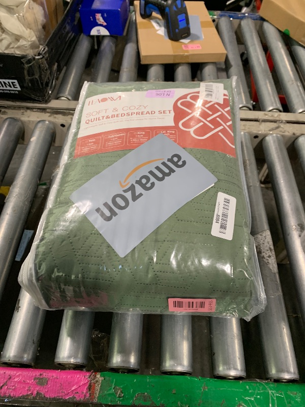 Photo 1 of LEAONME Oversized California King Size Quilt Set, Lightweight Olive Green Bedspread-118''x106'', Soft Summer Quilt Bedding Sets for All Seasons-3 Pieces (Includes 1 Quilt, 2 Shams)