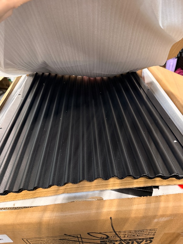 Photo 1 of ****JUST THE TABLE****NO CHAIRS**** NO SILLAS SOLO LA MESA**** GarveeHome 47Inch Round Dining Table for 4-6 People, Black Dining Room Table with Sturdy Waveform Metal Pedestal Base, Industrial Circle Kitchen Table for Dining Room, Kitchen