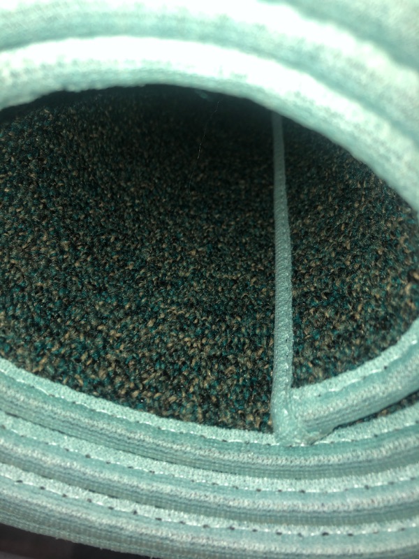 Photo 1 of **** STOCK PHOTO SIMILAR NOT EXACT *** 5 FT X 11 FT  GREEN RUG 