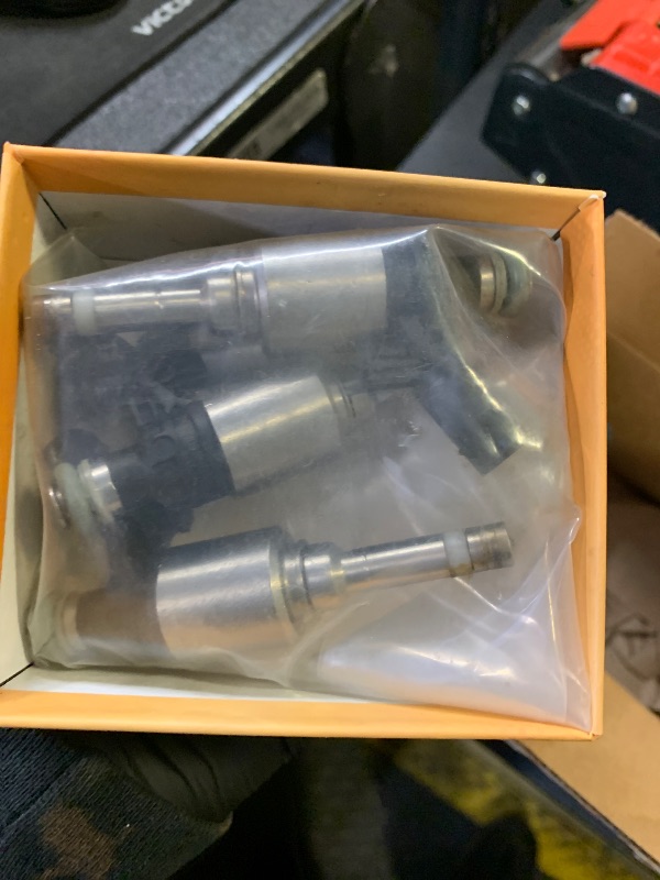 Photo 1 of 06H906036AE 2.0L GDI High-pressure Fuel Injectors,Compatible with/Audi 2.0 A4 A5 A6 Q3 Q5 2010 2011 2012 2013 2014 2015 2016,Compatible with/VW 2.0T Passat Gti CC 2009-2017 |6 Holes| |Set of 4|
