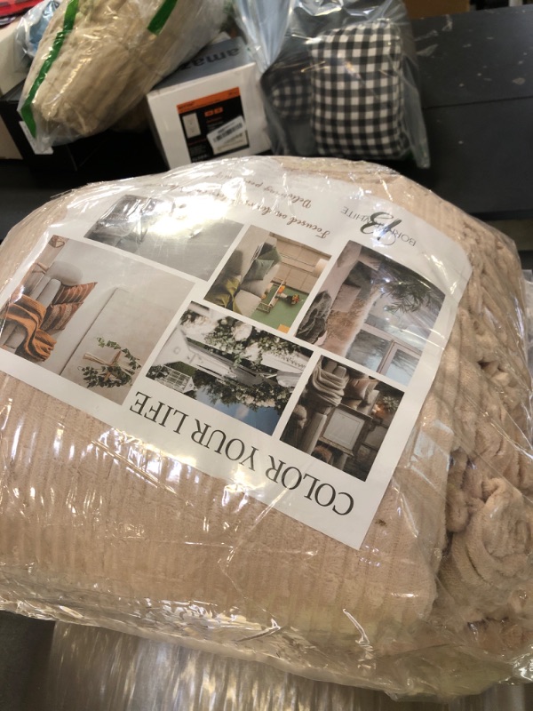 Photo 1 of 12 Pcs Dusty Pink Wedding Flannel Throw Blanket Bulk 50 x 60 Inch with to Have to Hold Card Striped Ribbed Soft Throw Blanket Lightweight Blankets for All Seasons Wedding Gifts Sofa Room(Dusty Pink)