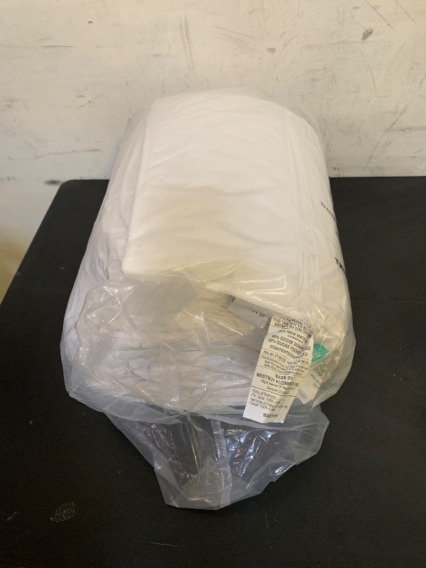 Photo 1 of 106x90in Comforter