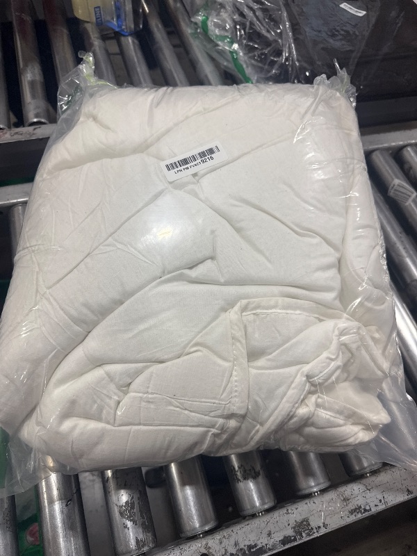 Photo 1 of DWR 100% Cotton Fabric Covered Down Alternative Comforter| Lightweight, King (104x88)