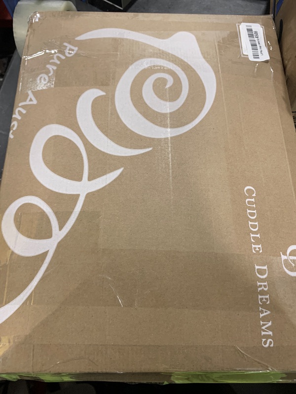 Photo 1 of CUDDLE DREAMS Wool Comforter Duvet Insert, 100% Australian Wool Filling with Soft Noiseless Cotton Shell, Natural Warmth (Midweight for All Season, Queen)