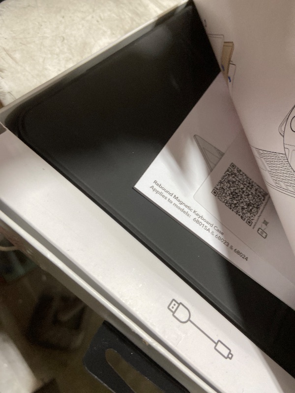 Photo 1 of ESR iPad Pro 13 Inch Case with Keyboard (M5/M4, 2025/2024), iPad Pro 13 Keyboard Case with Easy-Set Magnetic Stand, Portrait/Raised Modes for iPad Pro 13, Removable, Rebound 360 Series, Black