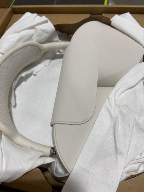 Photo 1 of Apple AirPods Max - Starlight (Renewed)