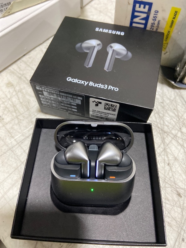 Photo 1 of Samsung Galaxy Buds 3 Pro AI True Wireless Bluetooth Earbuds, Noise Cancelling, Sound Optimization, Redesigned Comfort Fit, Silver [US Version, Amazon Exclusive, 2Yr Warranty]