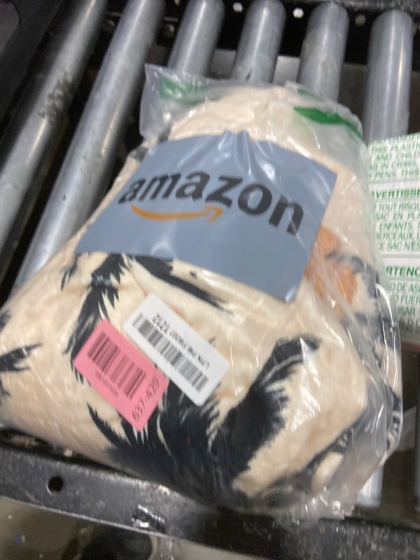 Photo 1 of vnlvnl Tropical Palm Tree Blanket Lightweight Flannel Blankets Gifts for Adults with Black Silhouettes and Gold Splash Pattern Printed Throw for Couch Chair Office Rv Bedroom Decor, 60x50inch