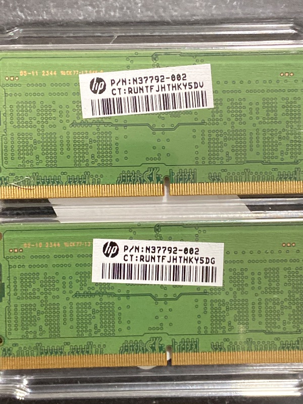 Photo 1 of Samsung 16GB DDR4 PC4-21300, 2666MHz, 288 Pin DIMM, 1.2V, CL 19 Desktop RAM Memory Module