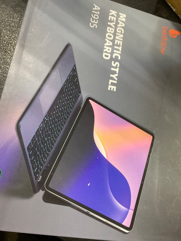 Photo 1 of Bettdow New Lightweight Magic Keyboard Case for iPad Air 13 inch M3 2025/M2 2024/iPad Pro 12.9 inch 6th/5th/4th/3rd Gen 2018-2022,Lightweight Aluminum Alloy Keyboard with Trackpad,7 Color Backlit