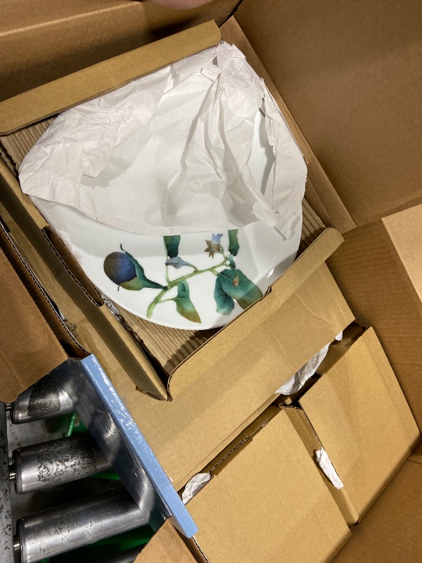 Photo 1 of Noritake Kyoka Shunsai 18-Piece Dinnerware Set, Service for 6